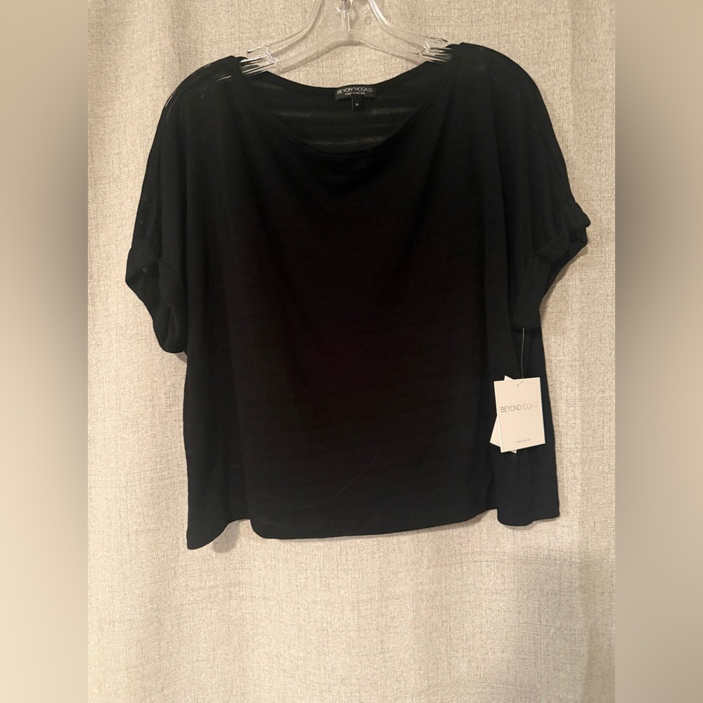 Beyond Yoga NWT Black Short Sleeve Top | M